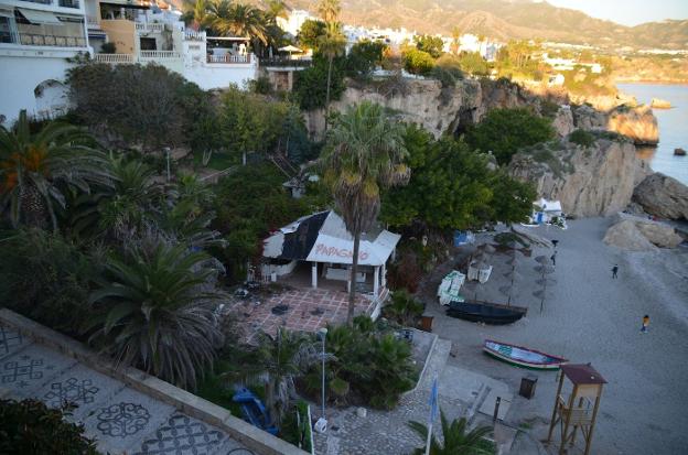 Nerja closes the purchase of a plot on the beachfront for more than 950,000 euros